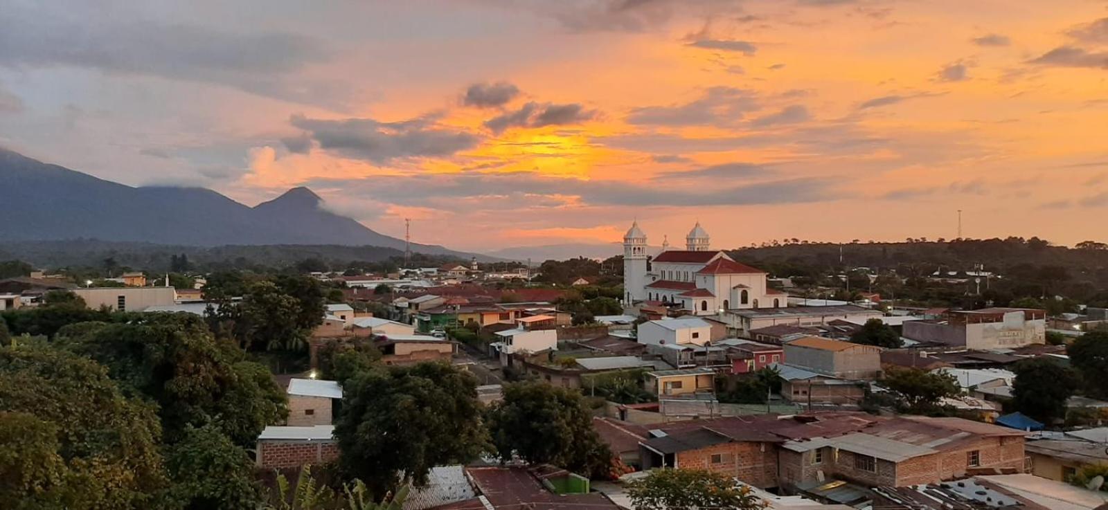 Vista Los Volcanes Hotel Y Restaurante Juayúa Esterno foto